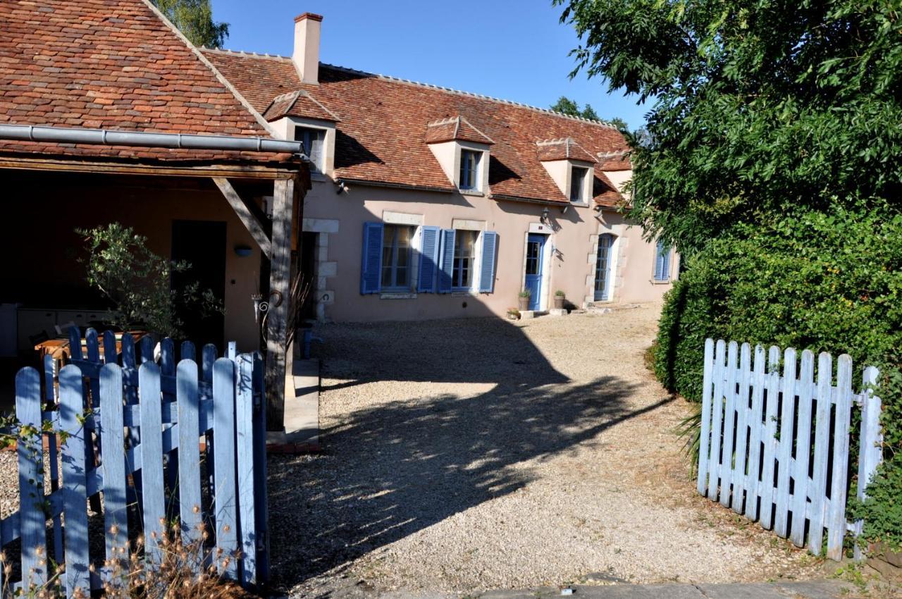 Le Vieux Saule Hotel Saints-en-Puisaye Exterior foto